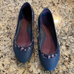 Rare Retired Lina CROCS Women's Blue & Pink Floral Flats